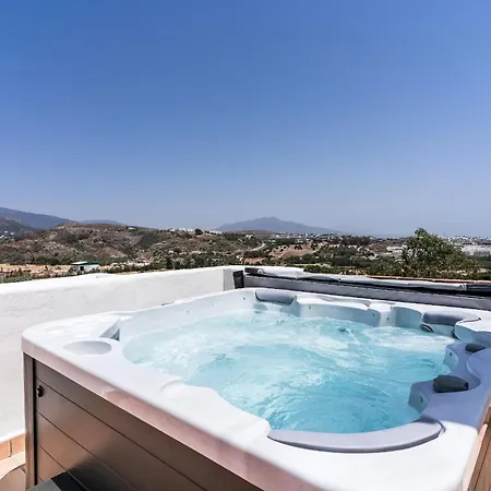 Penthouse Sunset With Jacuzzi